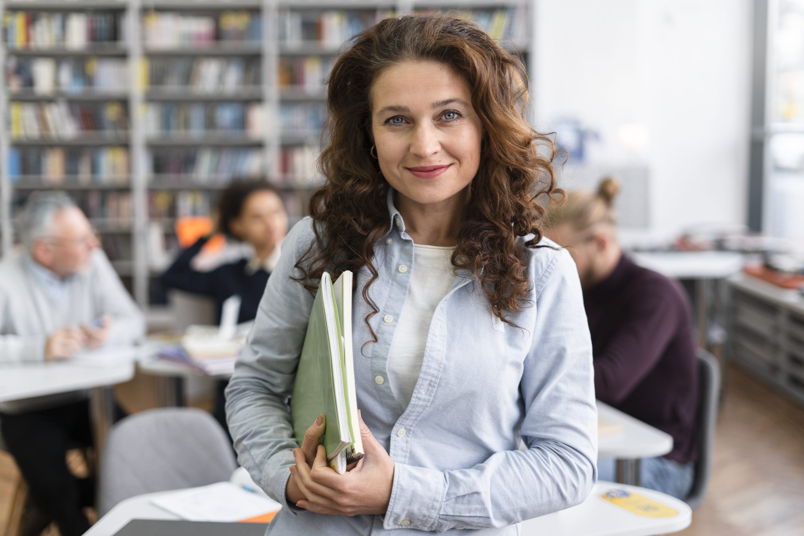medium-shot-smiley-woman-library