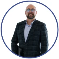 Maciej Janicki, ekspert kursów księgowych oraz szkoleń z kompetencji cyfrowych.