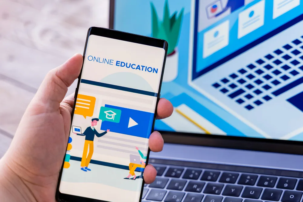 Nauka języka angielskiego online na smartfonie i komputerze